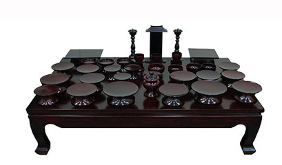 Lacquer varnished craft