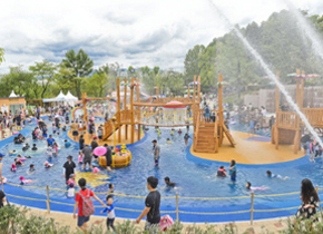 공원 내 어린이 물놀이장 개장 사진 2