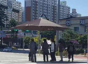 도심 속 행인 쉼터 그늘 막 설치 사진 1