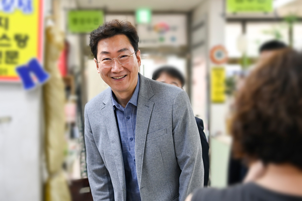 중앙동 상권활성화구역 전통시장 순방 사진