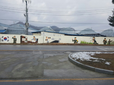 제36보병사단 사령부 정문 벽화사진